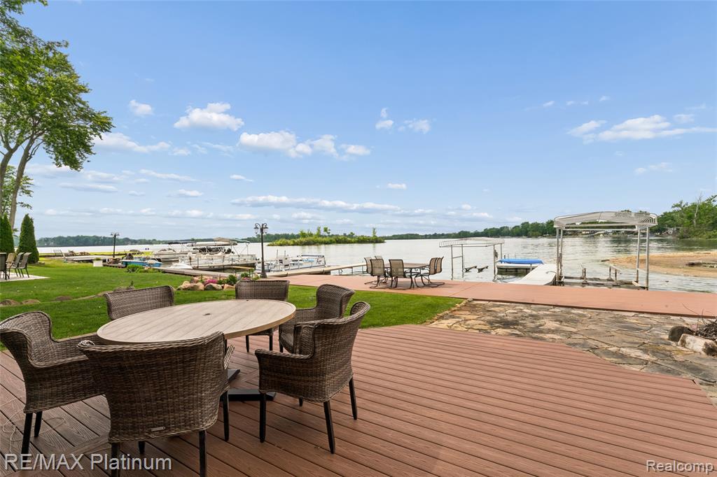 3154 PONEMAH Drive, Fenton, MI 48430 — Photo 9