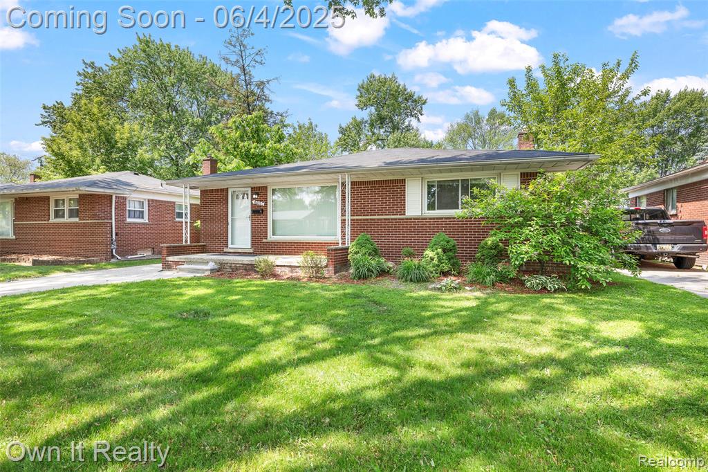 8415 N Evangeline Street, Dearborn Heights, MI 48127 — Photo 4
