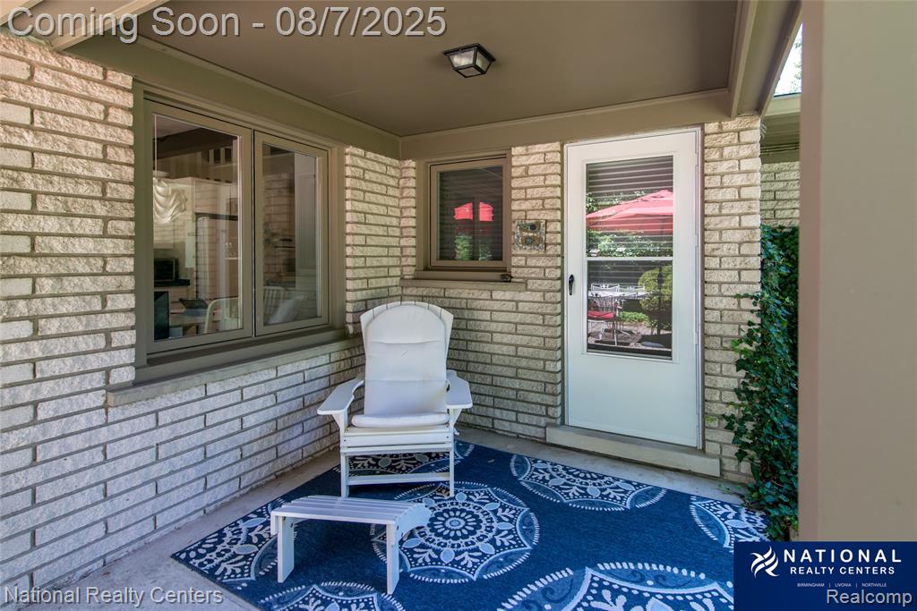 4933 Malibu Drive, Bloomfield Hills, MI 48302 — Photo 8