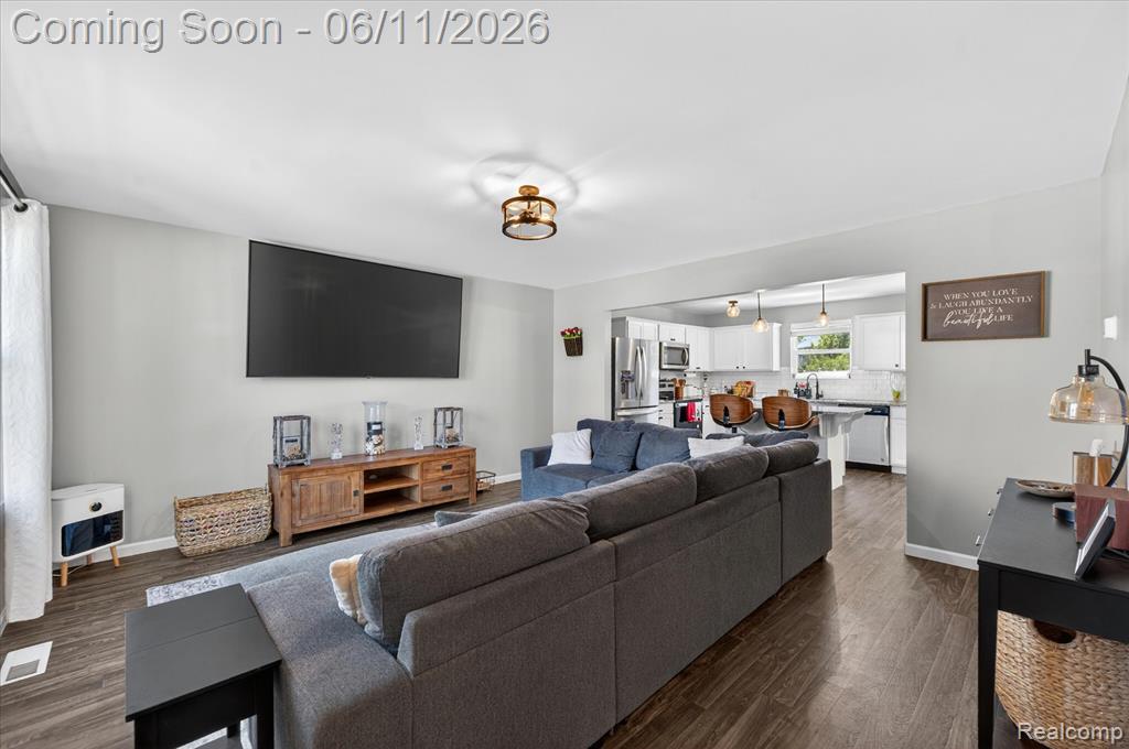 3081 Stratford Lane, Flushing, MI 48433 — Photo 5