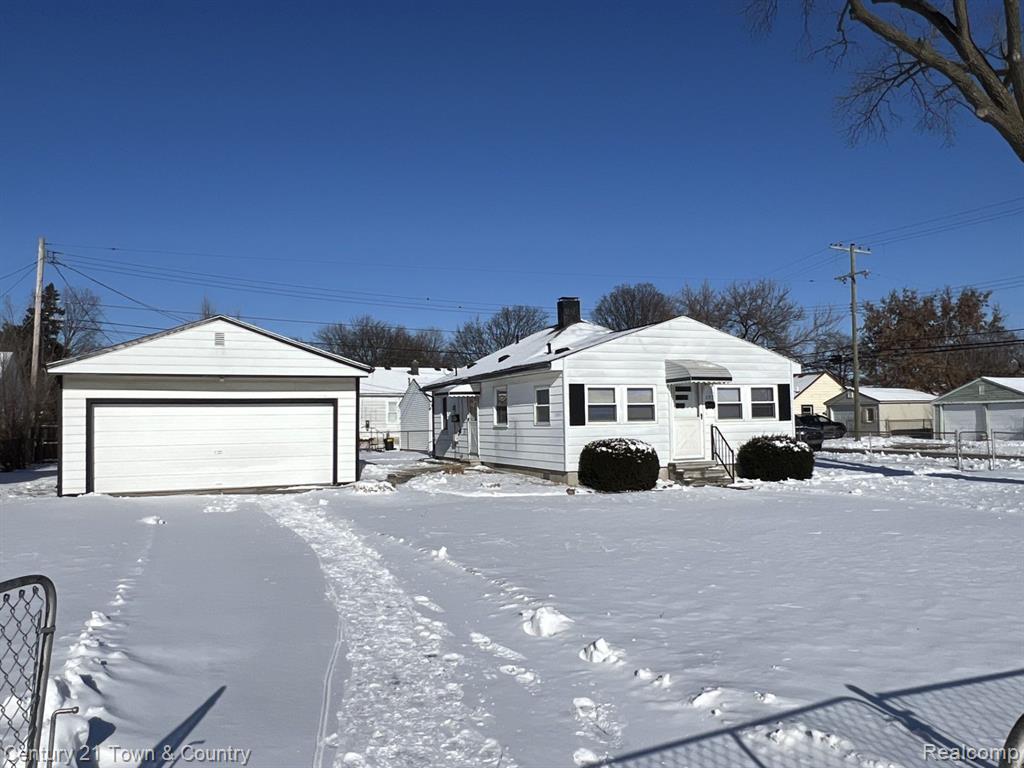 697 E ANNABELLE Avenue, Hazel Park, MI 48030 — Photo 29