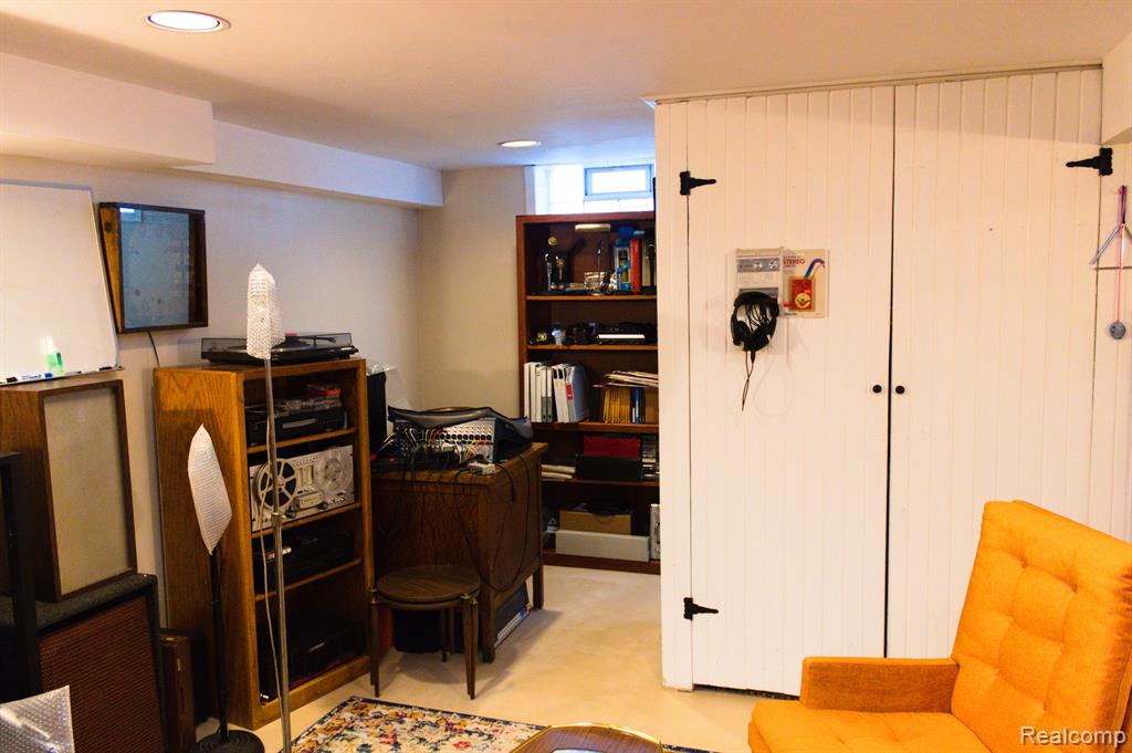 521 N MILITARY Street, Dearborn, MI 48124 — Photo 37