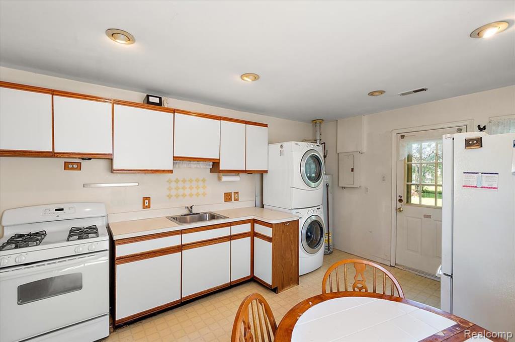 5942 Harrison Street, Garden City, MI — Photo 12