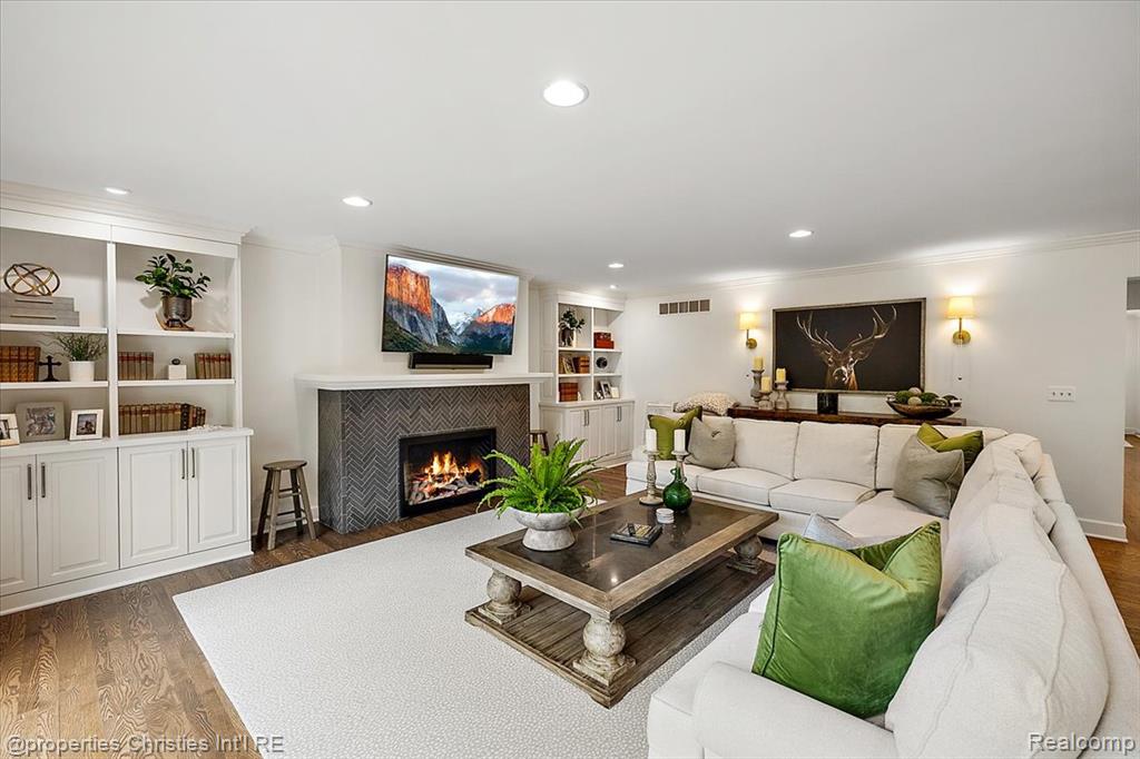 586 Fairfax Street, Birmingham, MI 48009 — Photo 22