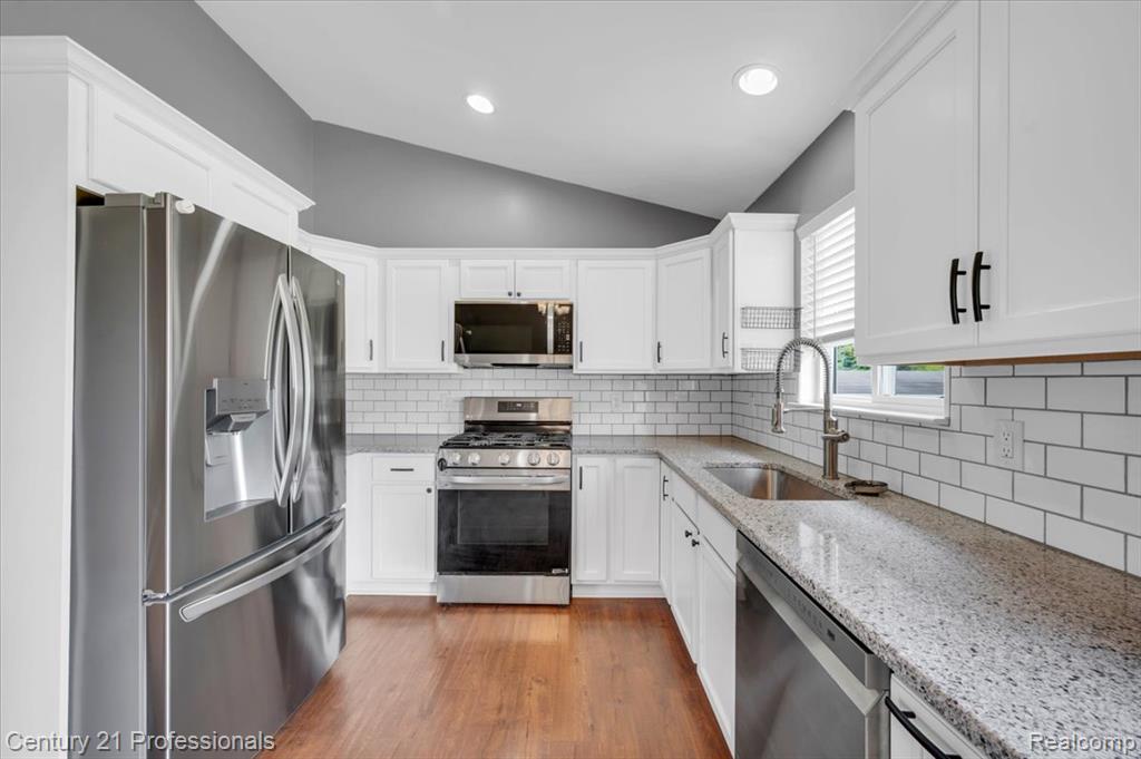 53611 County Line Road, New Baltimore, MI 48047 — Photo 21