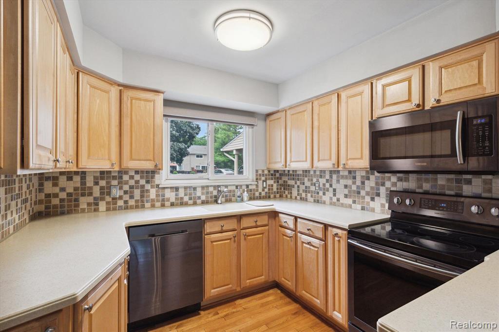 779 KIRTS Boulevard, Troy, MI 48084 — Photo 17