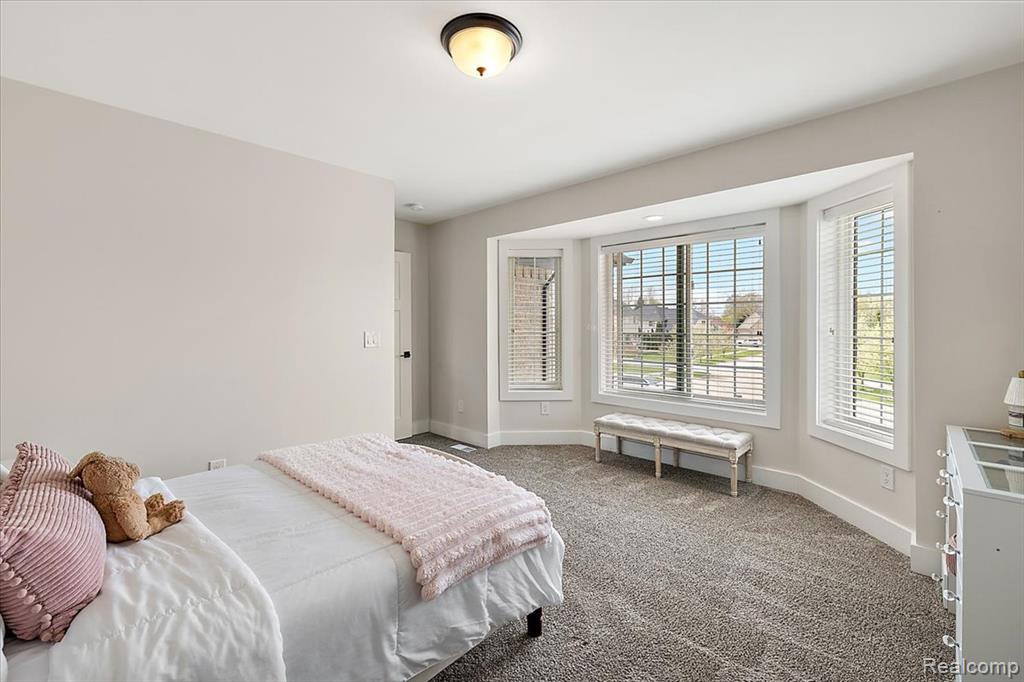 46930 Riverpark E, Macomb, MI 48044 — Photo 48