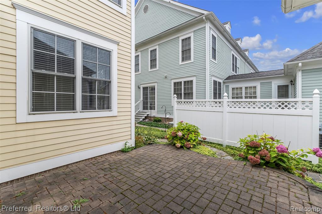 635 Constitution Street, Canton, MI 48188 — Photo 38
