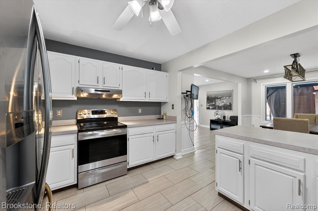 1980 Oakville Waltz Road, New Boston, MI 48164 — Photo 7