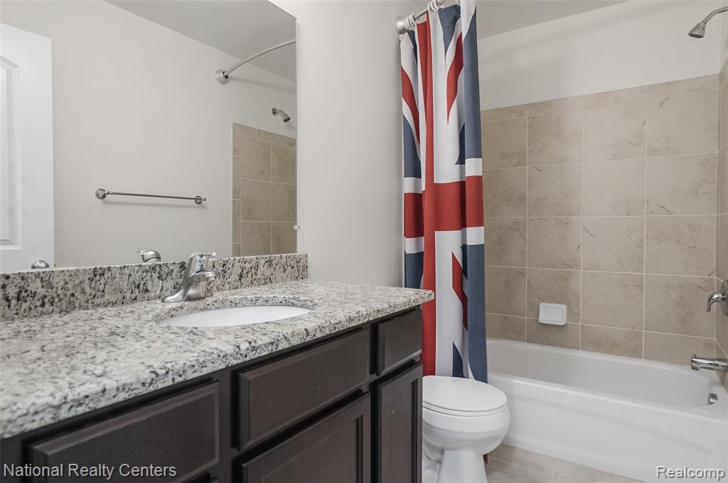 3127 Chambers W, Wixom, MI 48393 — Photo 34