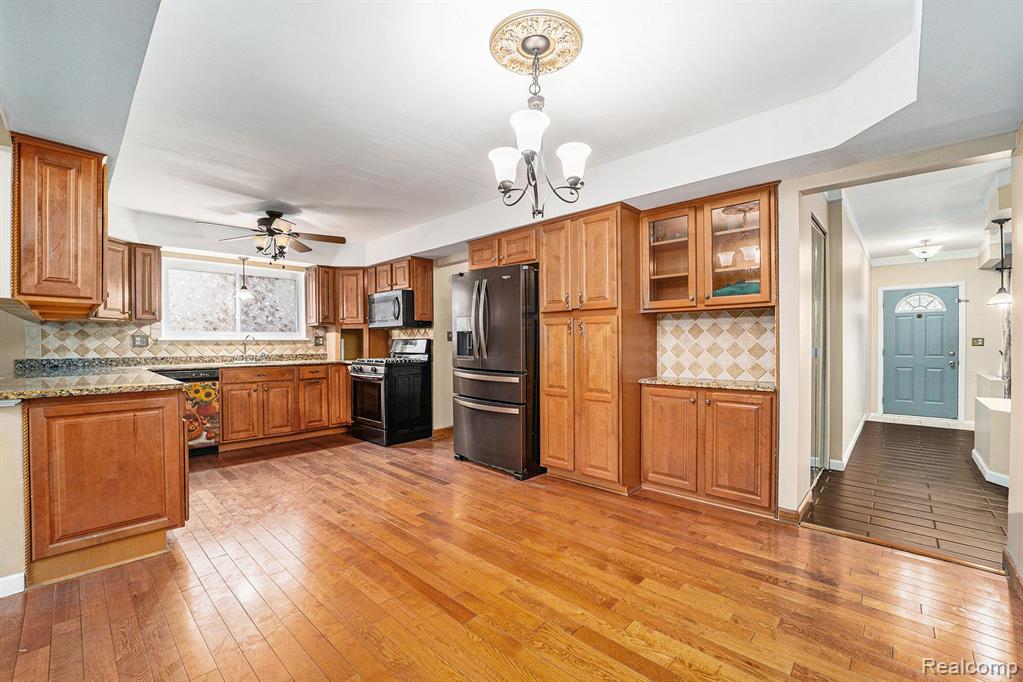 4750 LA CHENE Drive, Warren, MI 48092 — Photo 9
