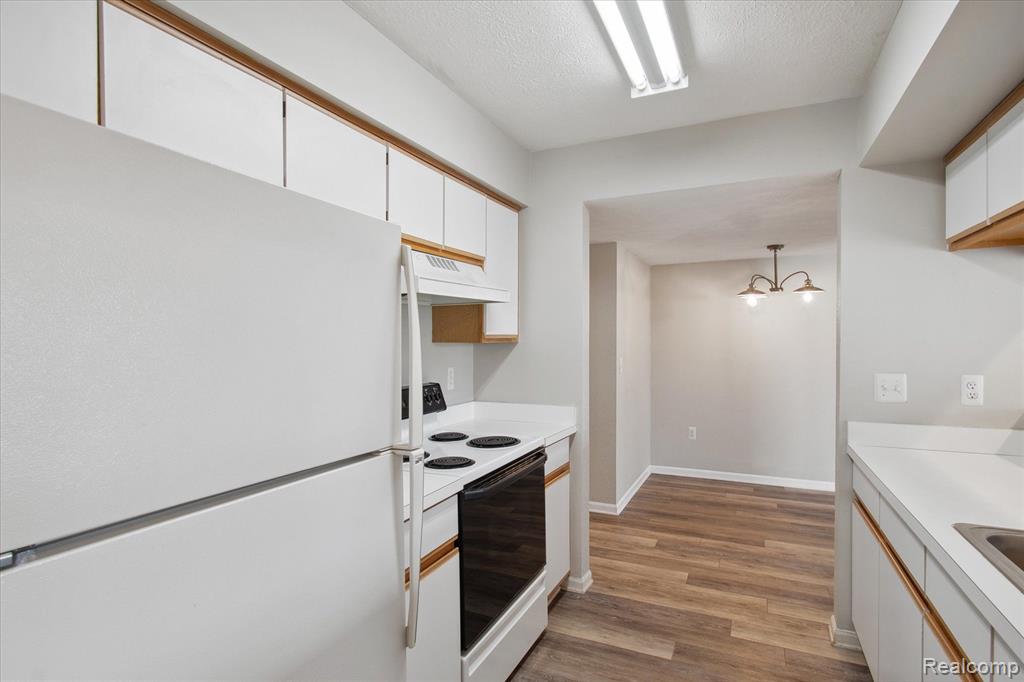 1449 HEATHERWOOD Lane, Ann Arbor, MI 48108 — Photo 17