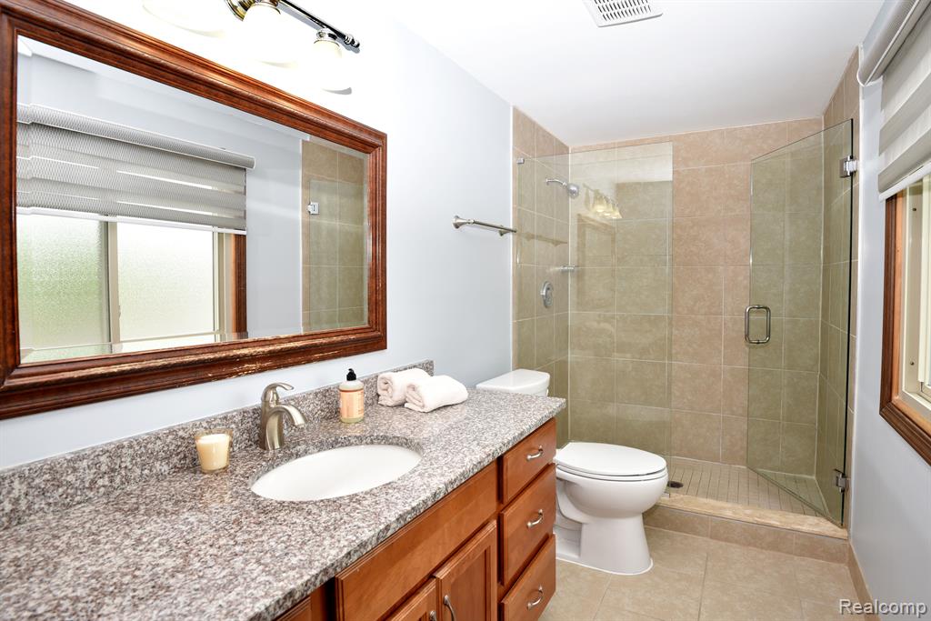 6186 Smithfield Drive, Troy, MI 48085 — Photo 21