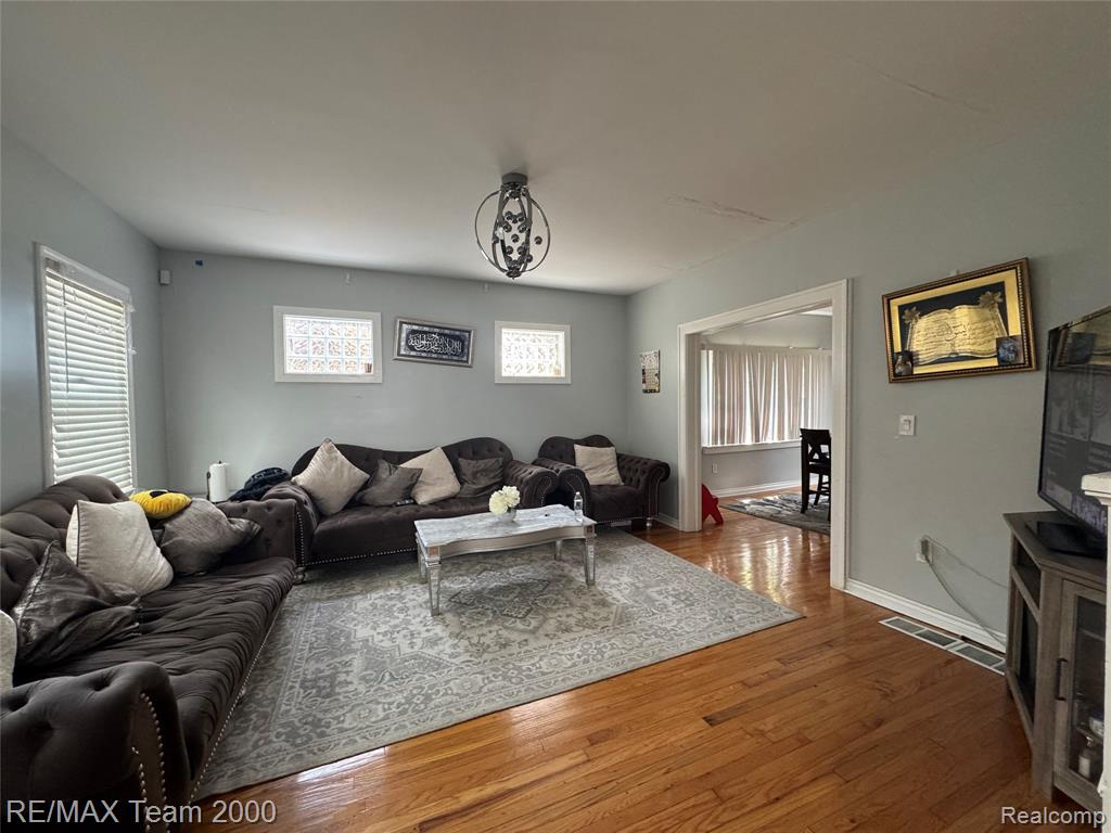 6815 Mettetal Street, Detroit, MI 48228 — Photo 6