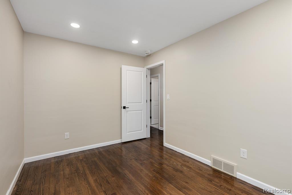 4481 MARLOW Drive, Warren, MI 48092 — Photo 21