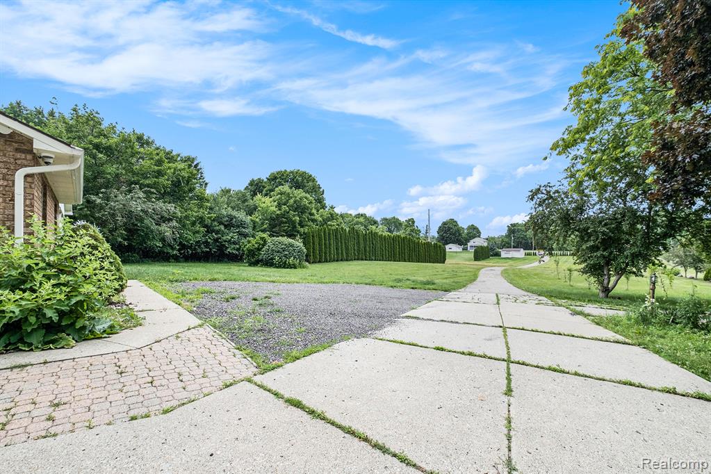 6695 River Road, Flushing, MI 48433 — Photo 25