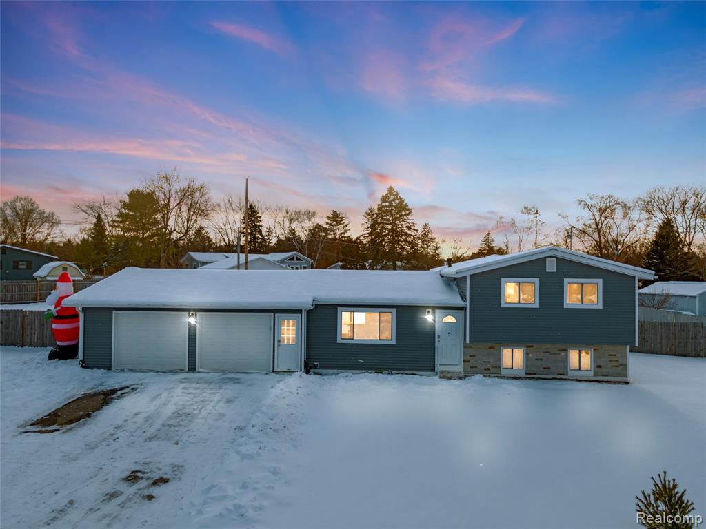 9488 Brookway Court, Goodrich Vlg, MI — Photo 47