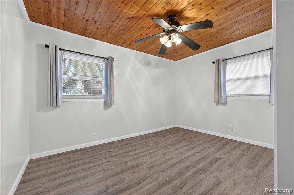 21325 Drexel Street, Clinton Twp, MI 48036 — Photo 17