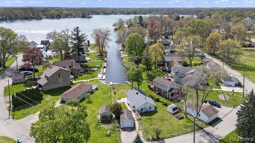 8294 Lagoon Street, Commerce Twp, MI 48382 — Photo 13