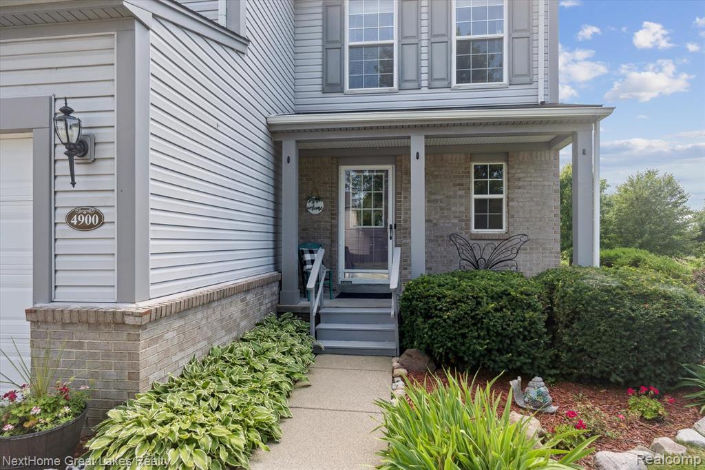 4900 Meadow Crest Circle, Holly, MI 48442 — Photo 4