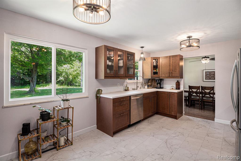 7440 Grandwood Drive, Swartz Creek, MI 48473 — Photo 10