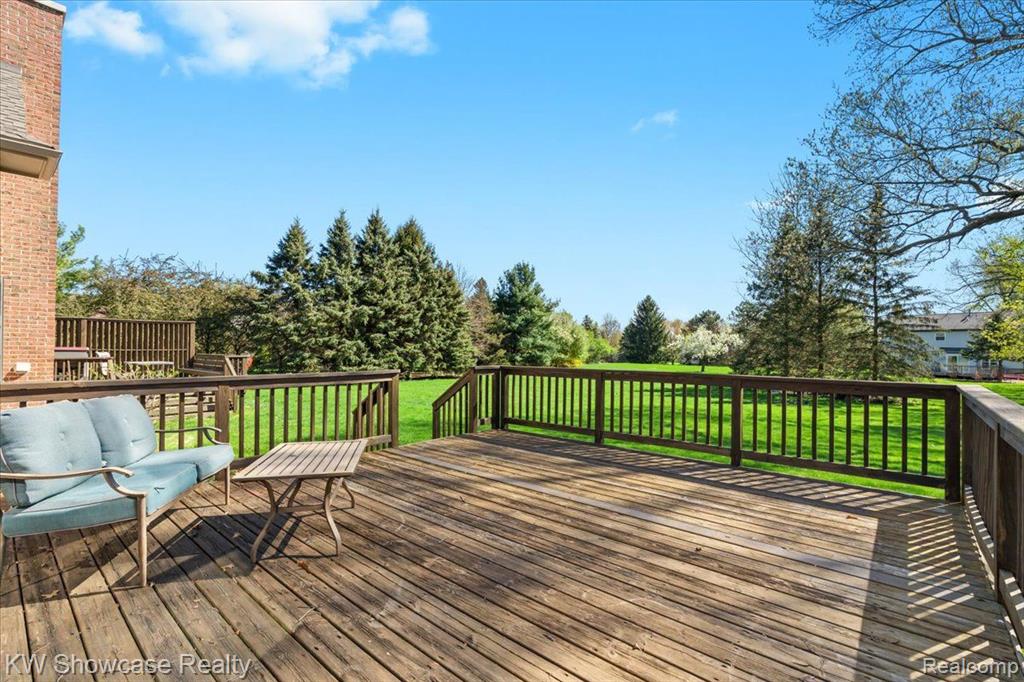 6158 HIGH VALLEY Drive, White Lake, MI 48383 — Photo 30