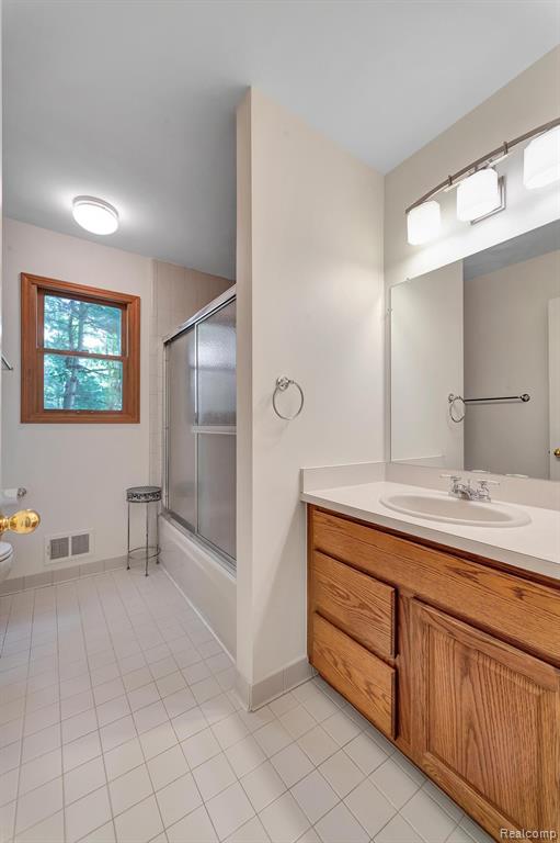 573 NAKOMIS Trail, Lake Orion, MI 48362 — Photo 45