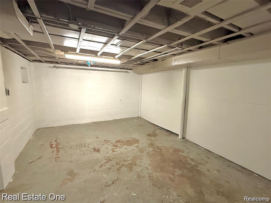 5444 Kenilworth Street, Dearborn, MI 48126 — Photo 11