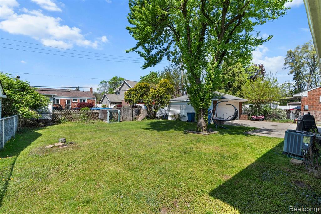 8631 WHITEFIELD Street, Dearborn Heights, MI 48127 — Photo 26