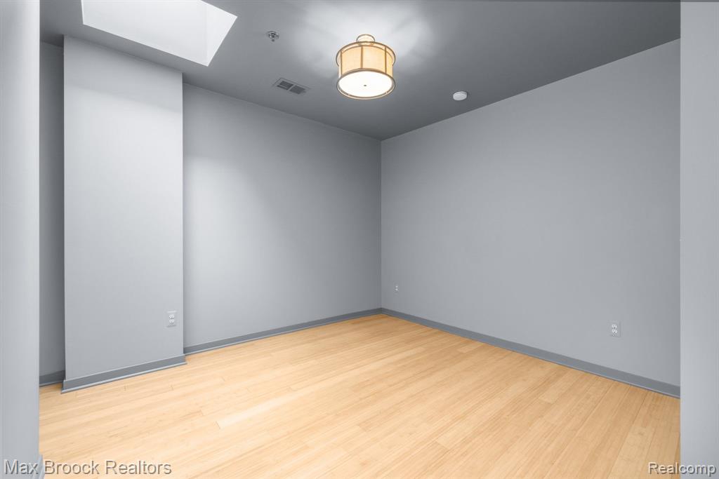508 N Main St, Royal Oak, MI 48067 — Photo 16