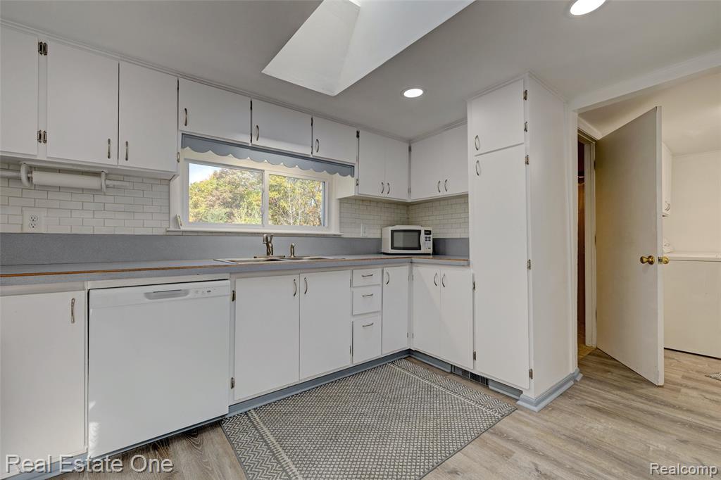 9150 Rattalee Lake Road, Clarkston, MI 48348 — Photo 11