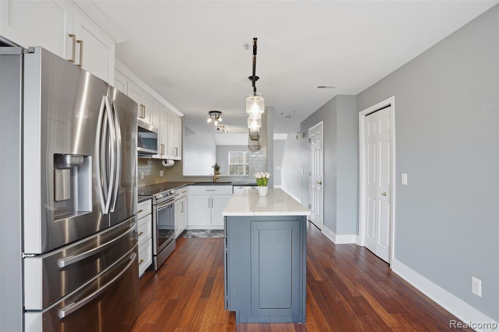 39478 Springwater Drive, Northville, MI 48168 — Photo 15