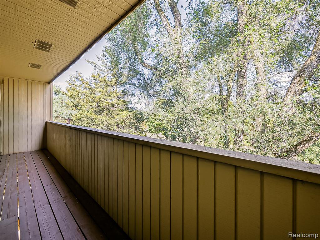 7418 Azalea Court, West Bloomfield, MI — Photo 26