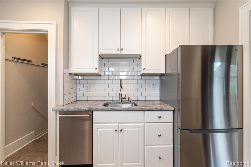 606 N CENTER Street, Royal Oak, MI 48067 — Photo 16