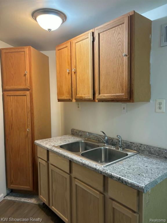 22 Augusta Avenue, Pontiac, MI 48341 — Photo 5