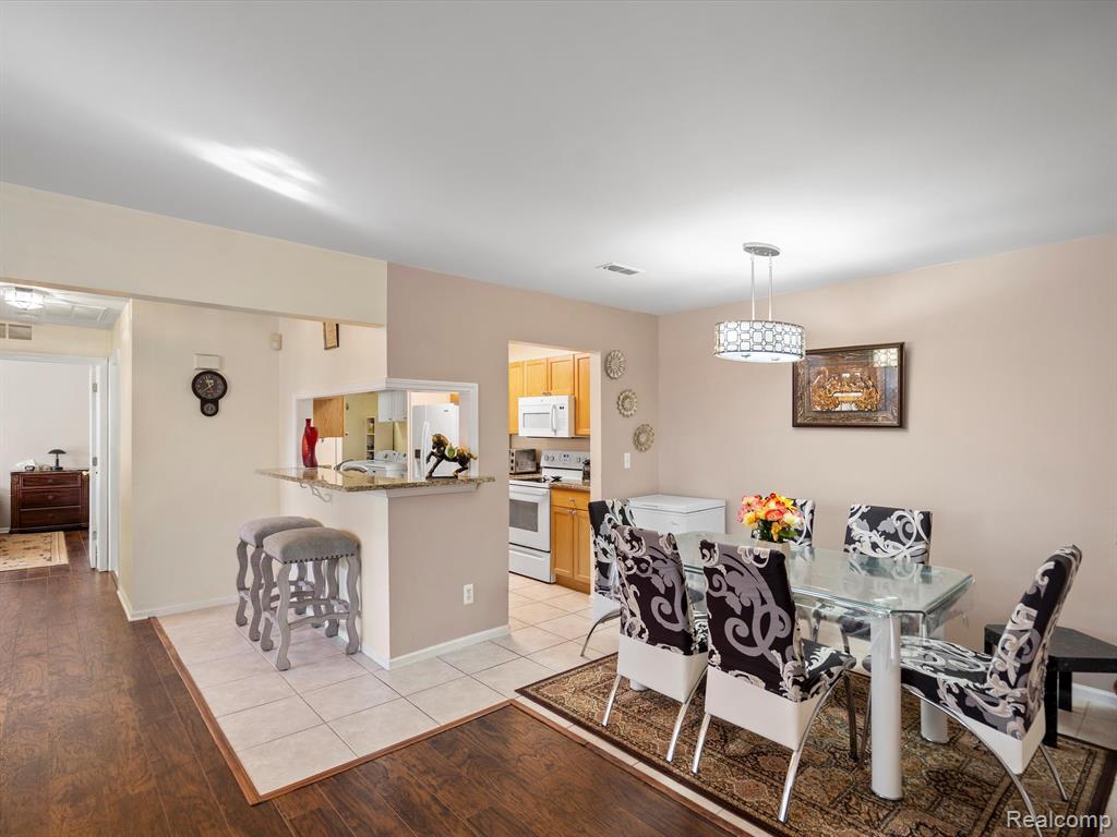 4043 BERKSHIRE Drive, Sterling Heights, MI 48314 — Photo 14