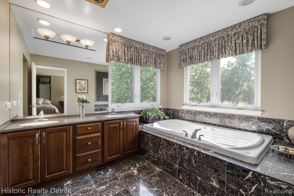 203 WINDWARD Court, 22, Detroit, MI 48207 — Photo 21