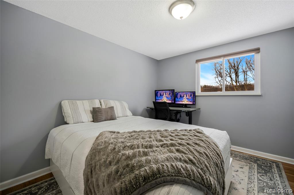9488 Brookway Court, Goodrich Vlg, MI — Photo 27