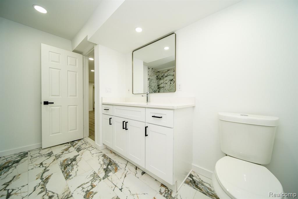 52556 BELLE Crest, Shelby Twp, MI 48316 — Photo 86