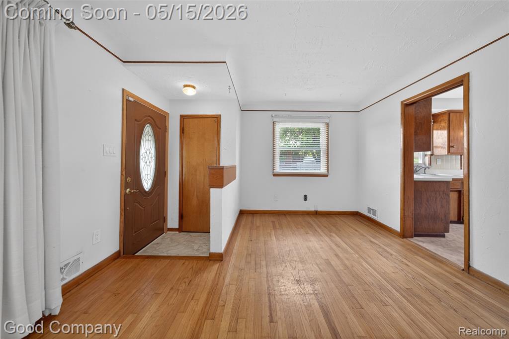 28303 Diesing Drive, Madison Heights, MI 48071 — Photo 7