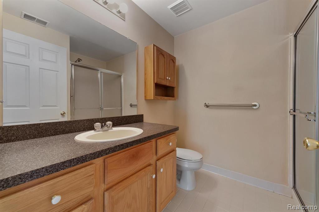 46254 CAVALIER Drive, Macomb, MI 48044 — Photo 35