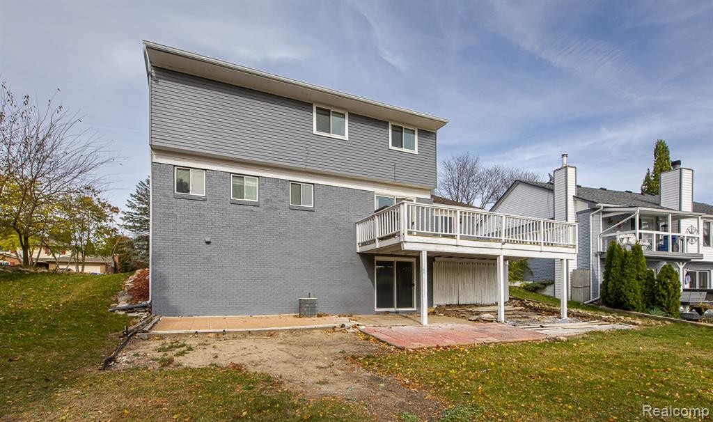 4851 Shoreline Boulevard, Waterford, MI 48329 — Photo 38