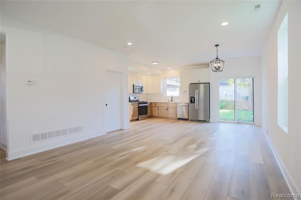129 South Avenue, Mount Clemens, MI 48043 — Photo 9