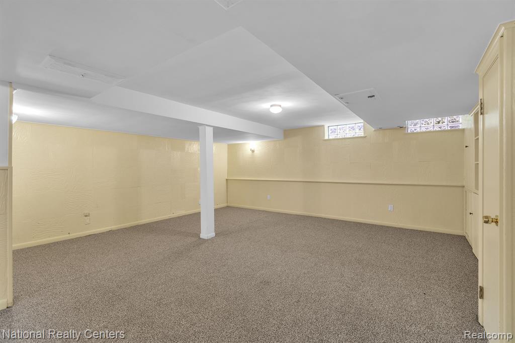 9001 E PERRIN Street, Livonia, MI 48150 — Photo 29
