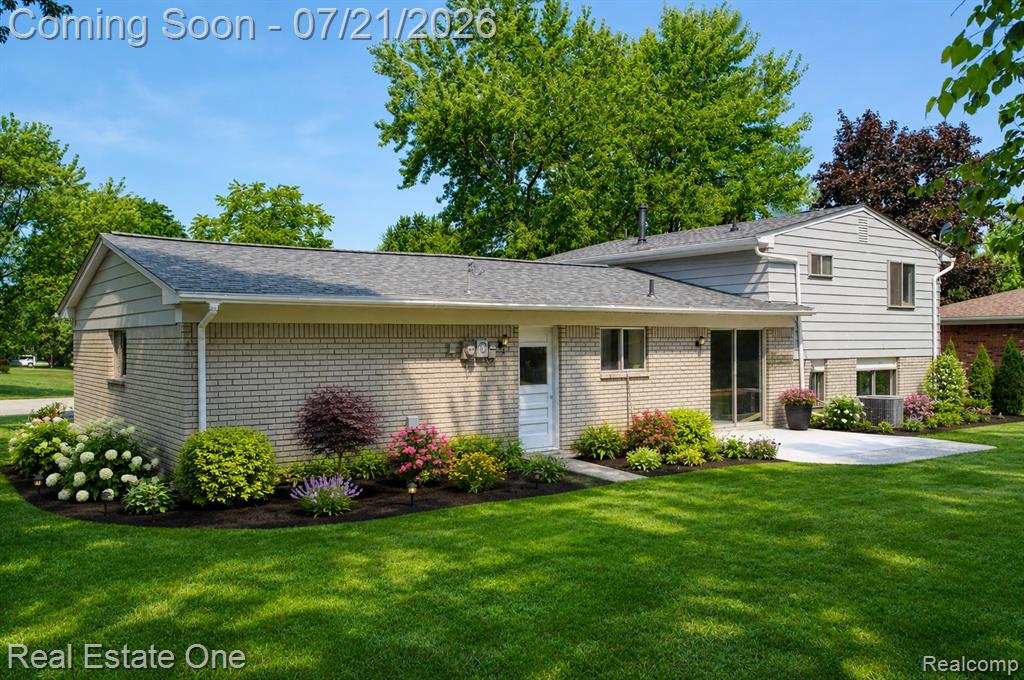 4069 Village Square, Brighton, MI 48114 — Photo 30