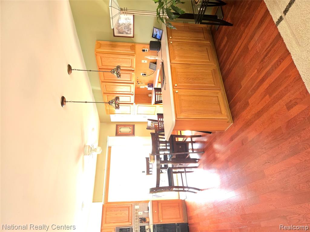 8723 Ringwood Drive, Commerce Twp, MI 48382 — Photo 4