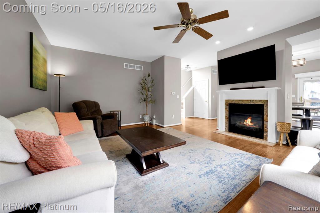 5043 Oak Bluff Court, Howell, MI 48843 — Photo 11