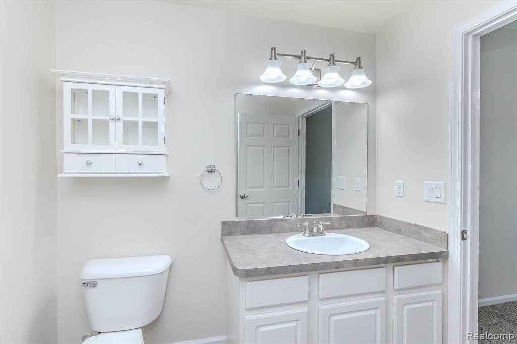 8106 CHESAPEAKE Circle, Walled Lake, MI 48390 — Photo 30