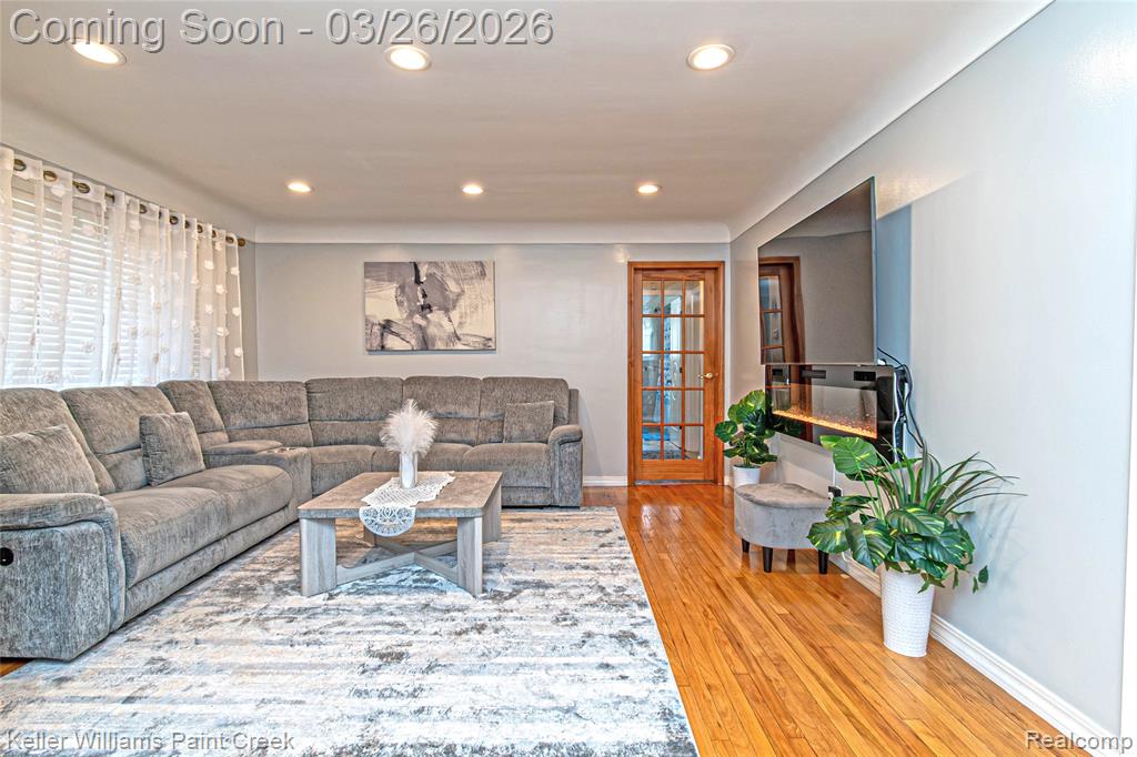 8250 Arnold Street, Dearborn Heights, MI 48127 — Photo 10