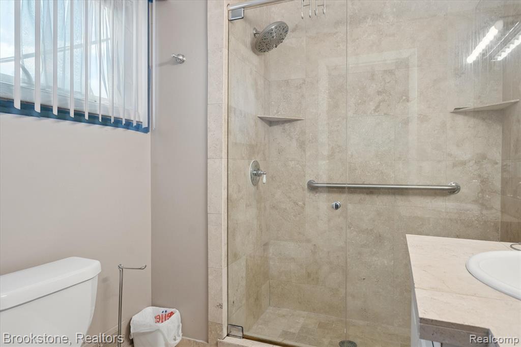 4665 W Maple Road, Bloomfield Hills, MI 48301 — Photo 31